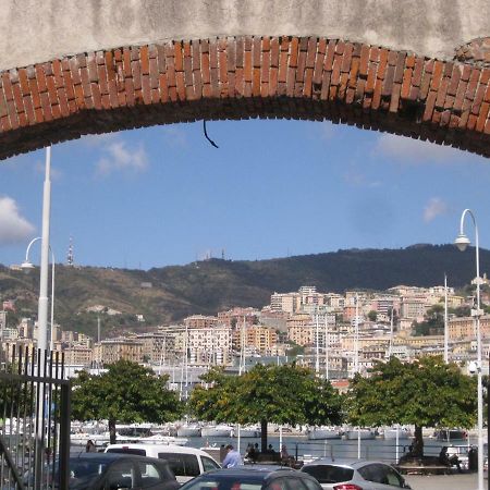 Apartmán Una Porta Sul Porto Antico Janov Exteriér fotografie